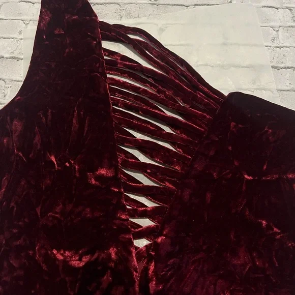 Charlotte Russe Burgundy Asymmetrical Velvet Dress Size Large - Picture 9 of 10